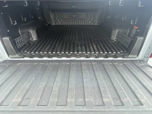 Used 2024 Chevrolet Silverado 1500 LT AWD/4WD image 11