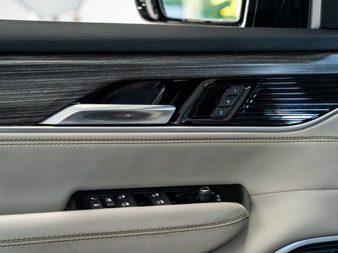 Used 2023 Jeep Wagoneer Series III w/ Preferred Equipment Group image 33