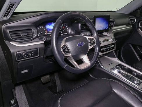 Used 2023 Ford Explorer XLT w/ Equipment Group 202A image 21