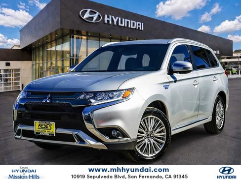 Used 2022 Mitsubishi Outlander LE AWD/4WD image 1
