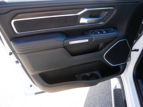Used 2022 RAM 1500 Laramie AWD/4WD image 21
