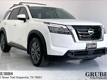 Used 2024 Nissan Pathfinder SV