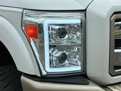 Used 2011 Ford F250 Lariat w/ Lariat Ultimate Pkg AWD/4WD image 29
