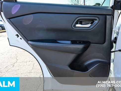 Used 2025 Nissan Rogue SV image 52