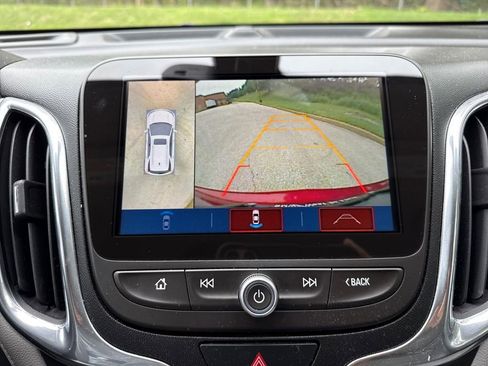 Used 2018 Chevrolet Equinox Premier FWD image 17