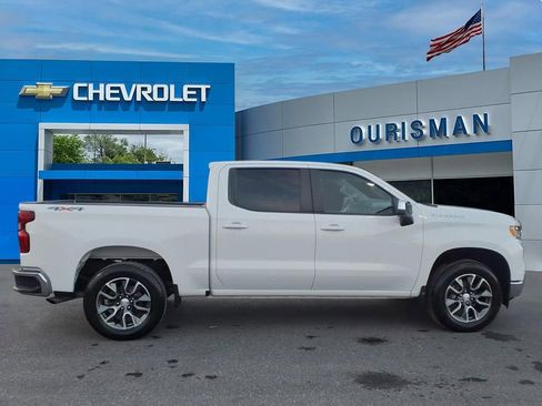 Used 2022 Chevrolet Silverado 1500 LT AWD/4WD image 2