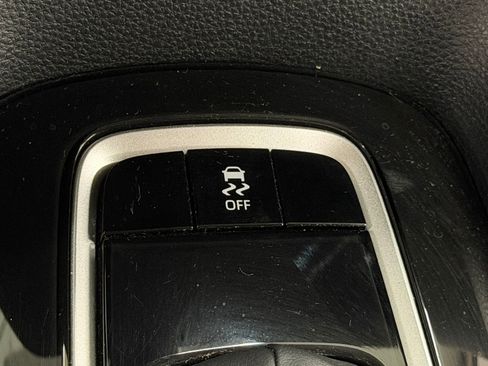 Used 2021 Toyota Corolla LE w/ Carpet Mat Package (TMS) image 25