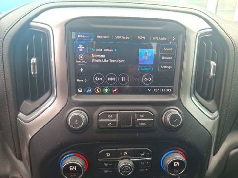 Used 2021 Chevrolet Silverado 1500 LT Trail Boss w/ Convenience Package II image 12