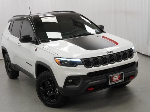 Used 2024 Jeep Compass Trailhawk w/ Trailhawk Elite Group AWD/4WD image 8