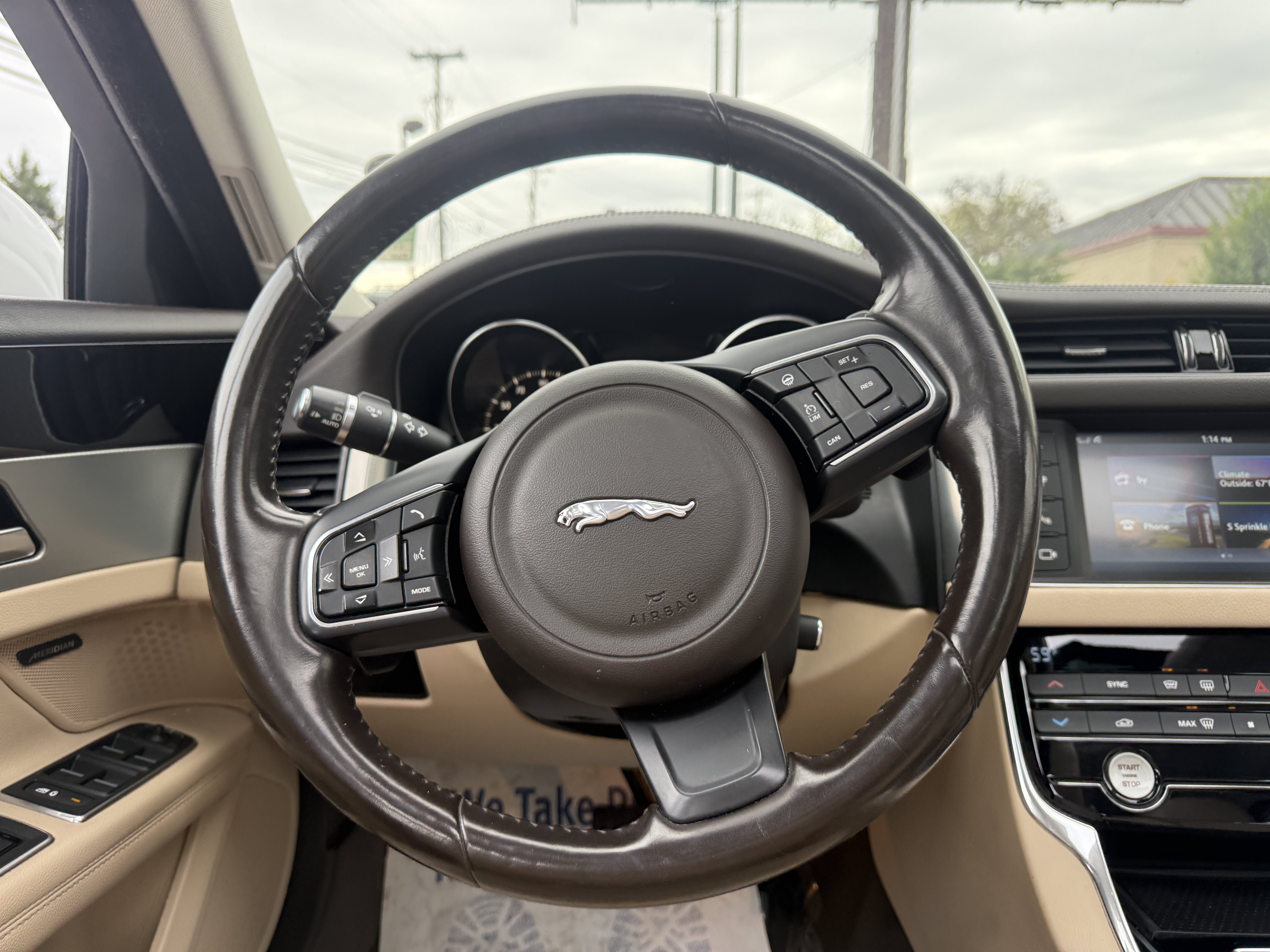 Used 2017 Jaguar XF Prestige AWD/4WD image 12