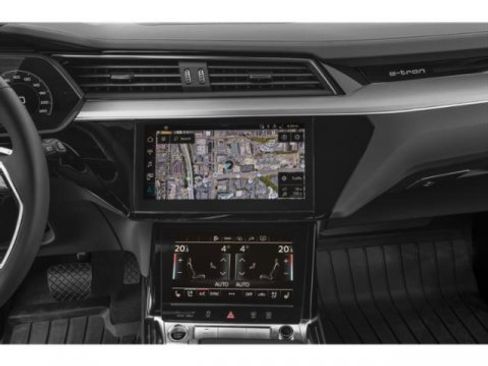 Used 2024 Audi Q8 e-tron Premium Plus image 16