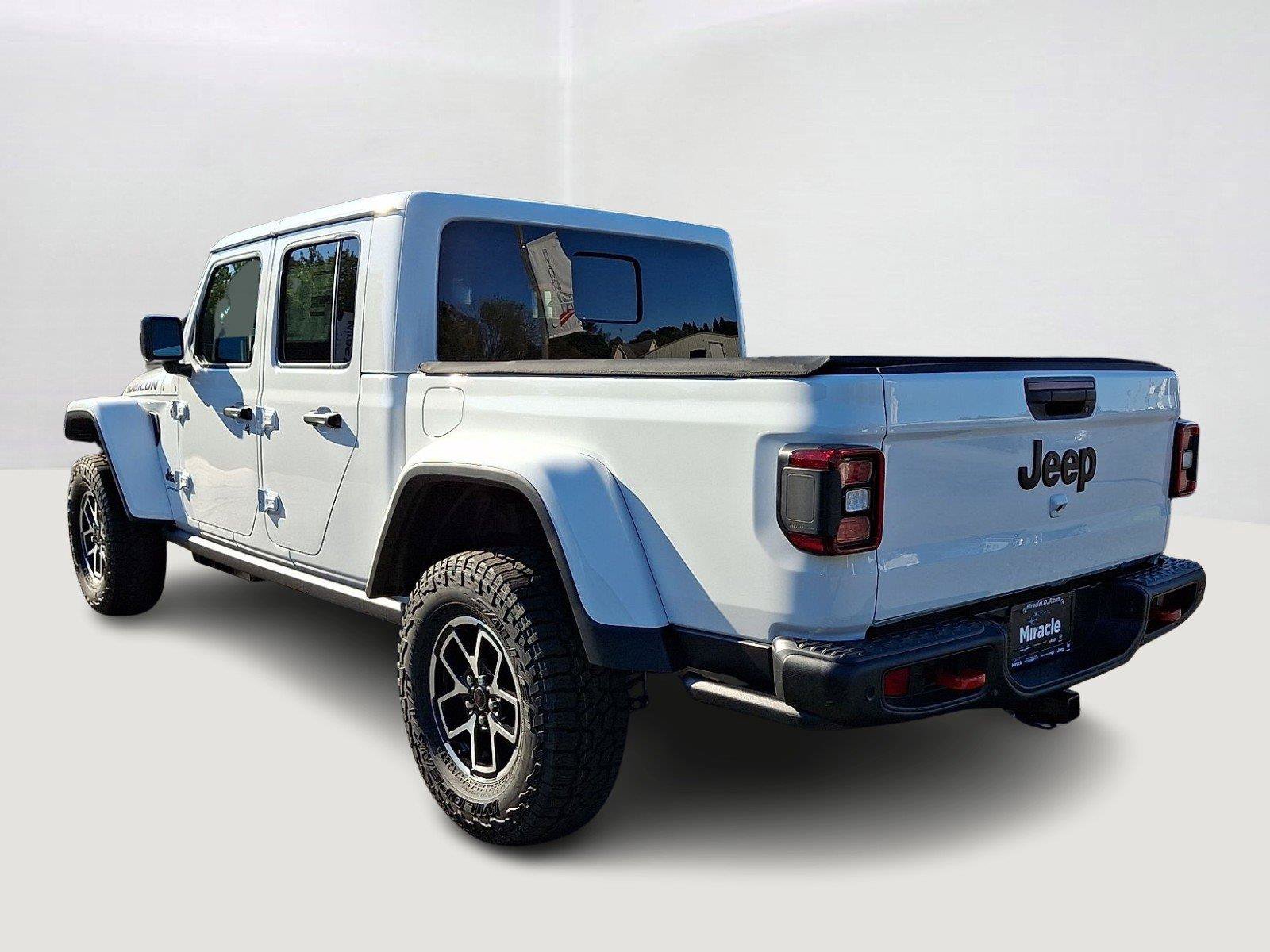 New 2027 Jeep Gladiator Rubicon AWD/4WD image 4