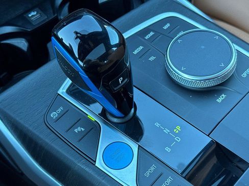 Used 2022 BMW i4 eDrive40 image 20