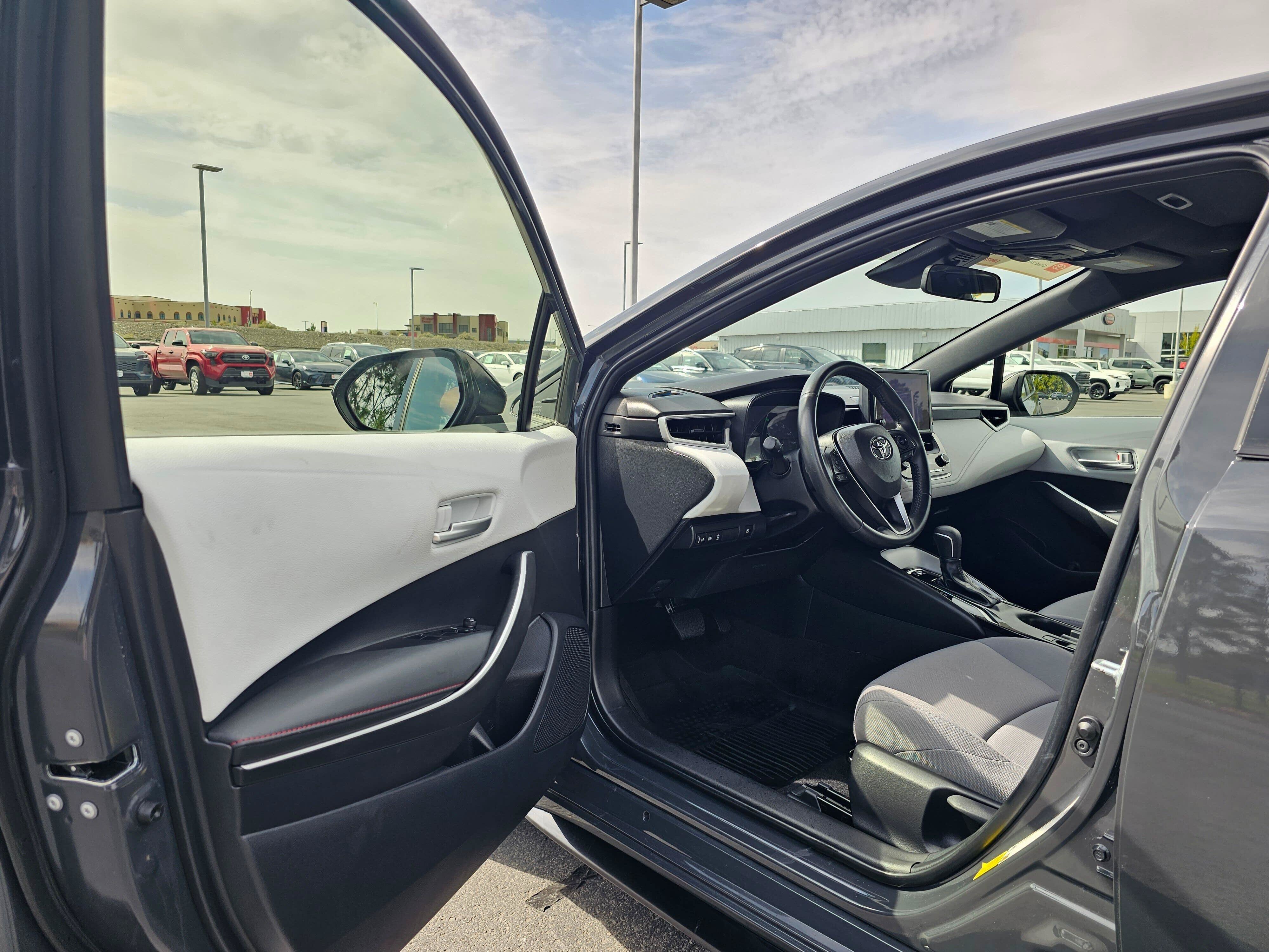 Certified 2024 Toyota Corolla SE w/ SE Package FWD image 18