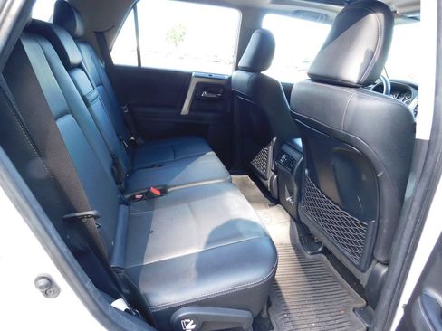 Used 2022 Toyota 4Runner Limited AWD/4WD image 5
