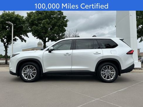Used 2024 Toyota Grand Highlander AWD image 2