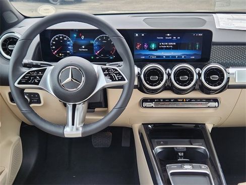 Certified 2025 Mercedes-Benz GLB 250 4MATIC image 13