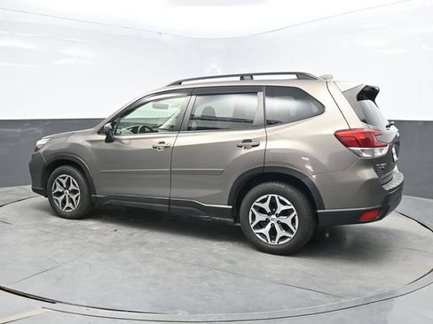 Used 2020 Subaru Forester Premium AWD/4WD image 4