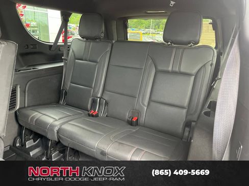 Used 2021 Chevrolet Suburban RST w/ Luxury Package AWD/4WD image 14