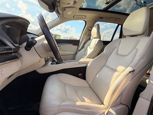 Used 2019 Volvo XC90 T6 Momentum w/ Protection Package Premier AWD/4WD image 23