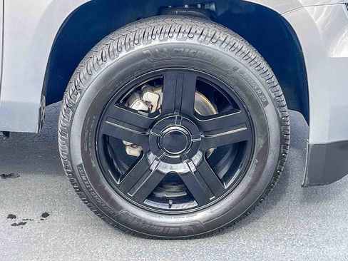 Used 2017 Chevrolet Tahoe LT w/ Luxury Package image 9