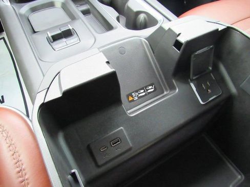 Used 2024 GMC Sierra 2500 Denali Ultimate image 25