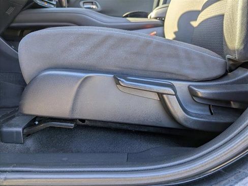 Used 2022 Honda HR-V LX image 11