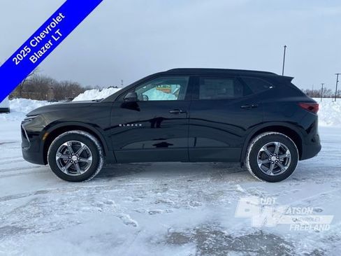 New 2025 Chevrolet Blazer LT w/ Convenience Package image 3