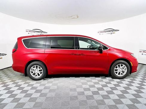 New 2025 Chrysler Pacifica Select FWD image 9
