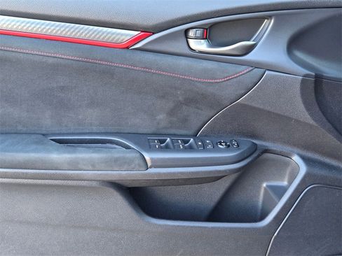 Used 2018 Honda Civic Type R image 11