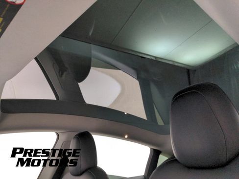 Used 2021 Tesla Model Y Long Range AWD/4WD image 18