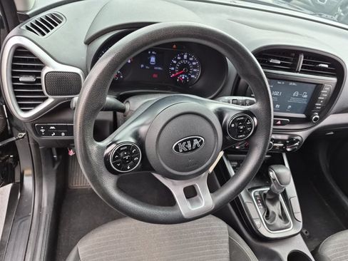Used 2020 Kia Soul S FWD image 11