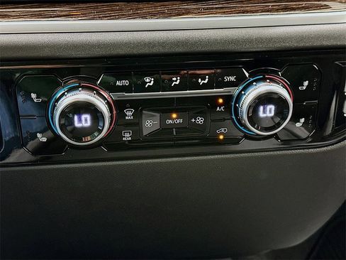 New 2026 GMC Sierra 1500 SLE w/ Preferred Package image 16