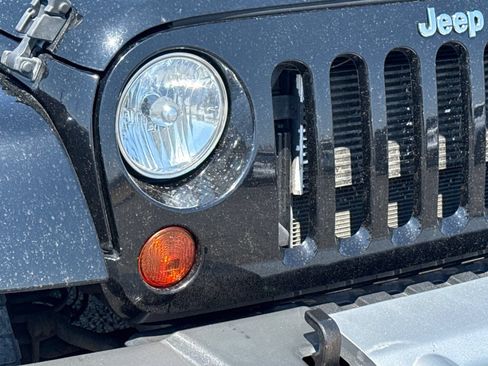 Used 2013 Jeep Wrangler Unlimited Sahara w/ Connectivity Group AWD/4WD image 41