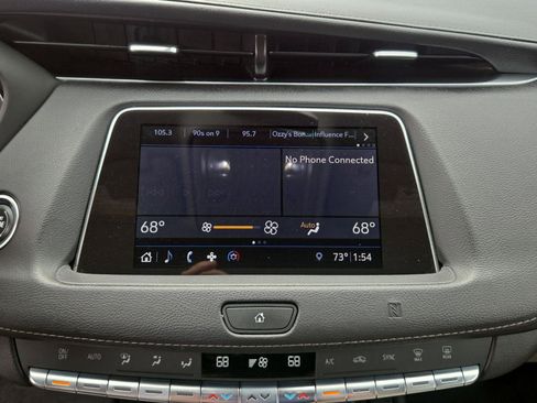 Used 2019 Cadillac XT4 Luxury w/ Trailering Package FWD image 22
