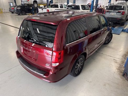 Used 2017 Dodge Grand Caravan SXT FWD image 10