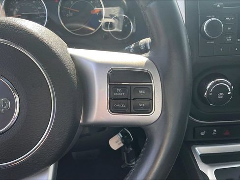 Used 2014 Jeep Compass Latitude w/ Sun/Sound Group FWD image 14