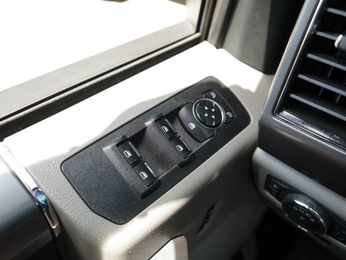 Used 2019 Ford F150 XLT w/ Equipment Group 302A Luxury AWD/4WD image 29