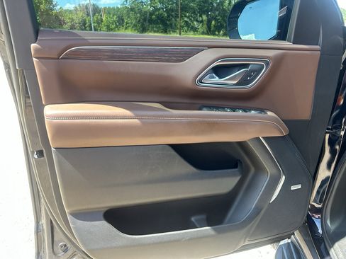 Used 2023 Chevrolet Tahoe High Country AWD/4WD image 6
