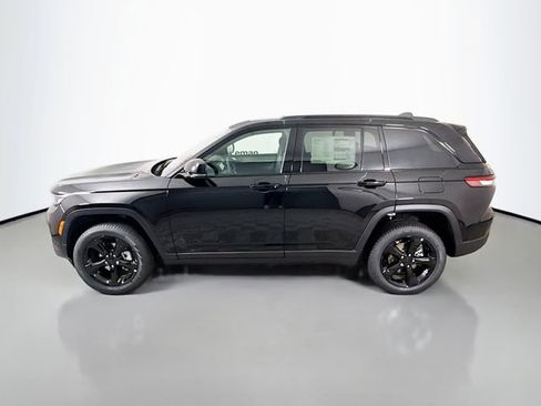 New 2025 Jeep Grand Cherokee Limited image 4