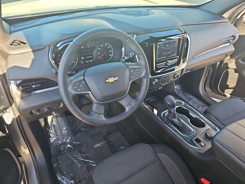 Used 2023 Chevrolet Traverse LT image 16