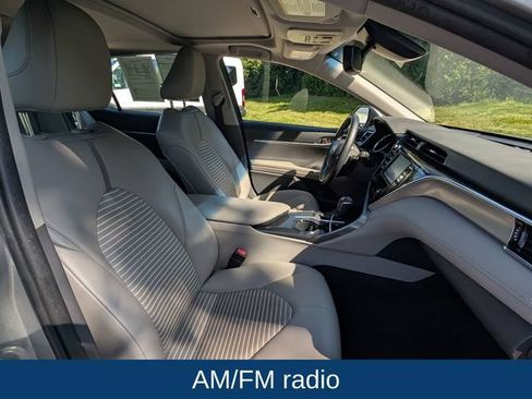 Used 2018 Toyota Camry SE w/ Moonroof Package FWD image 12