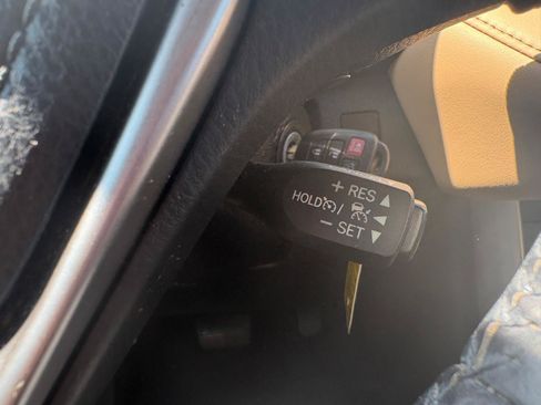 Used 2017 Toyota RAV4 XLE FWD image 39