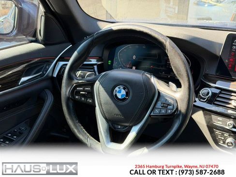 Used 2021 BMW 530i xDrive w/ Convenience Package image 30