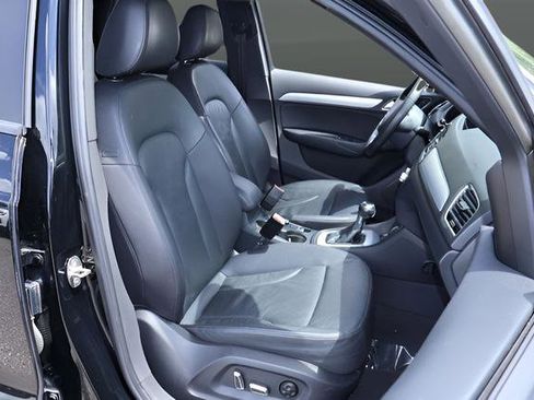 Used 2018 Audi Q3 2.0T Premium w/ Convenience Package FWD image 18