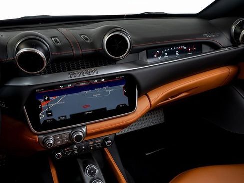 Used 2019 Ferrari Portofino image 30