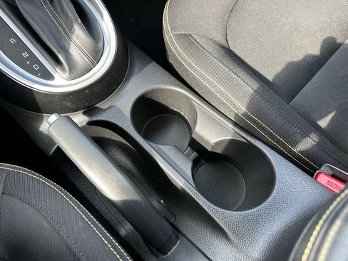 Used 2015 Kia Soul + image 20