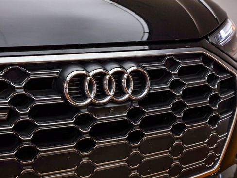 Used 2022 Audi SQ5 Premium Plus w/ Premium Plus Package image 6