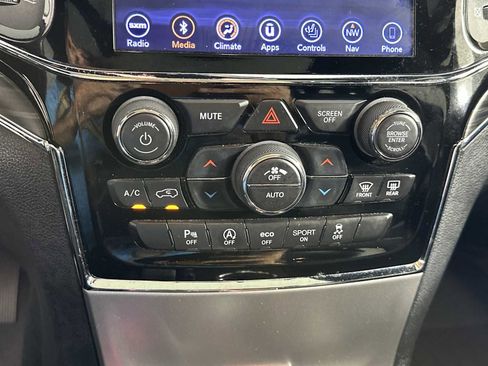 Used 2019 Jeep Grand Cherokee Limited w/ Luxury Group II image 21