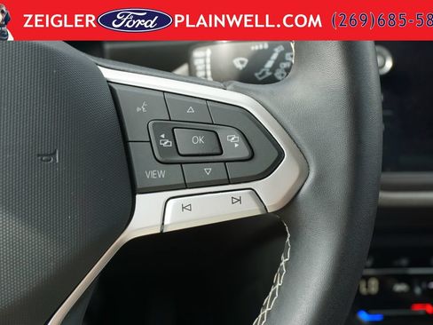 Used 2023 Volkswagen Tiguan SE AWD/4WD image 23